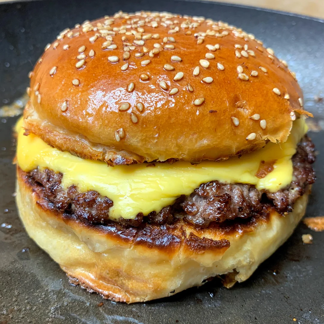 CHEESE BURGER