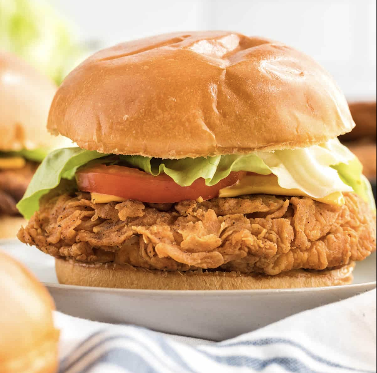 CRISPY CHICKEN BURGER